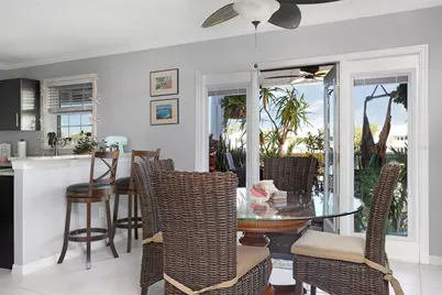 215 Seahorse Drive SE #D, Saint Petersburg, FL 33705 - Photo 5