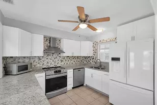 10739 64th Ave, Seminole, FL 33772 - Photo 13