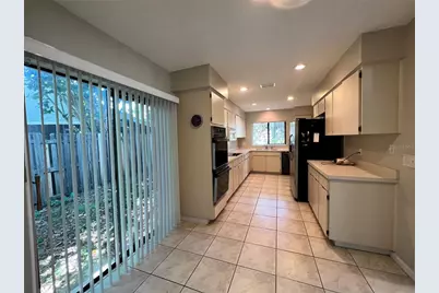 3207 Tarabrook Drive, Tampa, FL 33618 - Photo 9