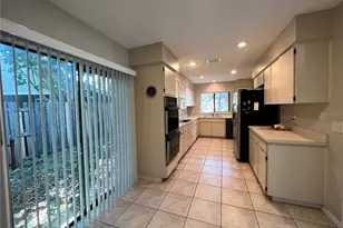 3207 Tarabrook Dr, Tampa, FL 33618 - Photo 9