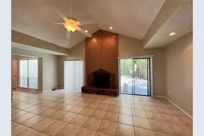 3207 Tarabrook Drive, Tampa, FL 33618 - Photo 3