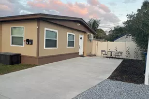 7661 18th Way N, Saint Petersburg, FL 33702 - Photo 1