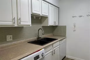 9109 W Hillsborough Ave, Tampa, FL 33615 - Photo 5