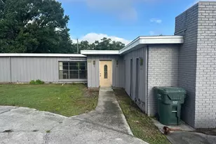 212 N Chestnut Rd, Lakeland, FL 33815 - Photo 1