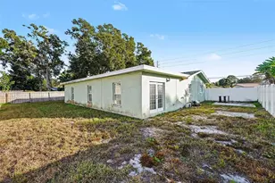 1665 Pinellas Point Dr S, Saint Petersburg, FL 33712 - Photo 27