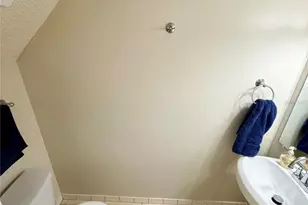 10053 Lake Oak Cir, Tampa, FL 33624 - Photo 9