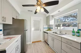 2320 East Harbor Dr S, Saint Petersburg, FL 33705 - Photo 21