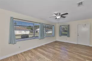 2035 Heathfield Cir, Sun City Center, FL 33573 - Photo 5