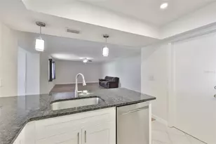 2035 Heathfield Cir, Sun City Center, FL 33573 - Photo 11