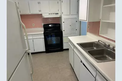 7001 32nd Avenue S, Tampa, FL 33619 - Photo 9