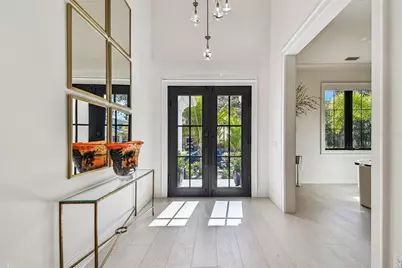 2915 W Harbor View Avenue, Tampa, FL 33611 - Photo 11