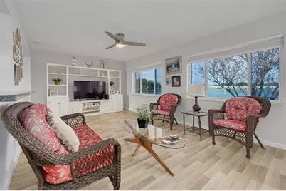 9705 Mainlands Boulevard W, Pinellas Park, FL 33782 - Photo 13