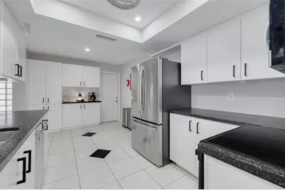 9705 Mainlands Boulevard W, Pinellas Park, FL 33782 - Photo 17