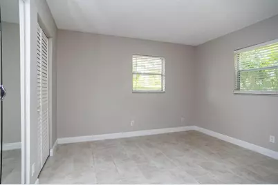 1770 New Hampshire Avenue NE, Saint Petersburg, FL 33703 - Photo 11