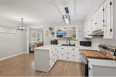 34037 Woodland Circle, Dade City, FL 33523 - Photo 5