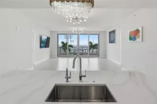 301 1st St S, Saint Petersburg, FL 33701 - Photo 23