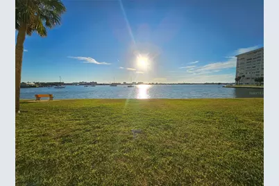 4525 Cove Circle #1002, Saint Petersburg, FL 33708 - Photo 37
