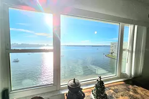 4525 Cove Cir, Saint Petersburg, FL 33708 - Photo 5