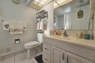 4525 Cove Cir, Saint Petersburg, FL 33708 - Photo 19