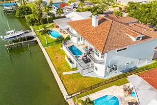 124 Leeward Island, Clearwater Beach, FL 33767 - Photo 3