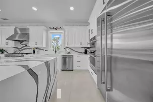 124 Leeward Island, Clearwater Beach, FL 33767 - Photo 23