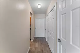 10316 Carrollwood Ct, Tampa, FL 33618 - Photo 3