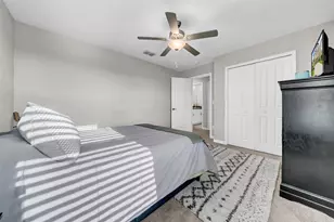 31440 Barrel Wave Way, Wesley Chapel, FL 33545 - Photo 29
