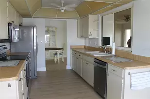 9242 36th St N, Pinellas Park, FL 33782 - Photo 5