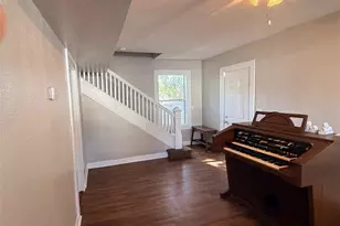 1924 22nd St S, Saint Petersburg, FL 33712 - Photo 3