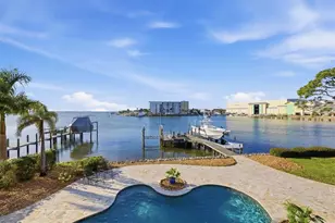 2484 Baywood Dr W, Dunedin, FL 34698 - Photo 81