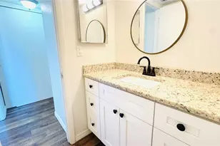 7526 Needle Leaf Pl, Tampa, FL 33617 - Photo 13