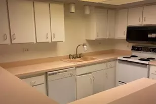 450 Treasure Island Causeway, Treasure Island, FL 33706 - Photo 3