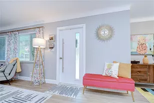 130 63rd St S, Saint Petersburg, FL 33707 - Photo 3