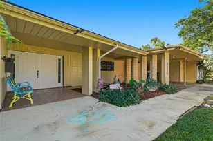 3944 49th Ave S, Saint Petersburg, FL 33711 - Photo 5