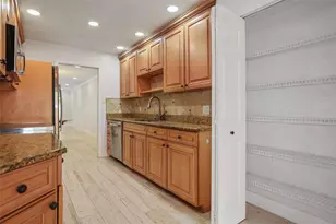 146 Boca Ciega Point Blvd Blvd S, Saint Petersburg, FL 33708 - Photo 5