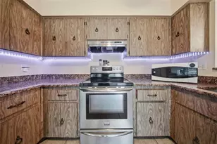 3605 51st Street Ct, Bradenton, FL 34209 - Photo 9