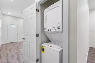 10247 Lake Dr, New Port Richey, FL 34654 - Photo 23