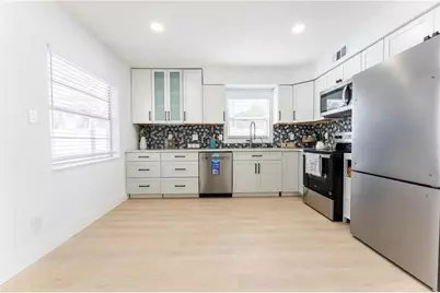 4011 Helena Street NE, Saint Petersburg, FL 33703 - Photo 3