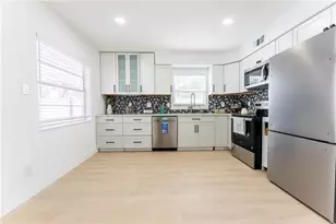 4011 Helena St NE, Saint Petersburg, FL 33703 - Photo 3