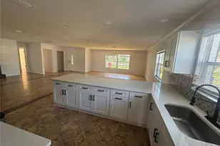 701 S Oakwood Ave, Brandon, FL 33511 - Photo 11