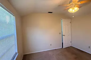 3610 Dartmouth Ave N, Saint Petersburg, FL 33713 - Photo 17