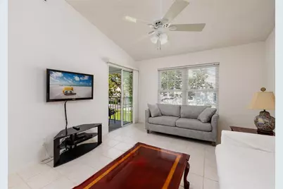 216 Sun Vista Ct S, Treasure Island, FL 33706 - Photo 13