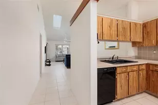 216 Sun Vista Ct S, Treasure Island, FL 33706 - Photo 9