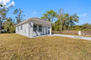 10271 Lake Dr, New Port Richey, FL 34654 - Photo 9