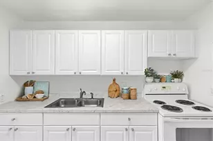 6400 46th Ave, Kenneth City, FL 33709 - Photo 9