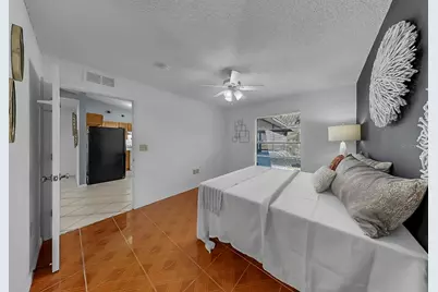 11722 Lynn Brook Circle, Seffner, FL 33584 - Photo 13