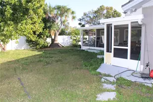 7655 Cardiff Ct, Saint Petersburg, FL 33709 - Photo 27