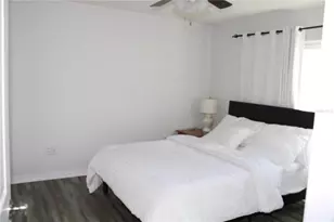 7655 Cardiff Ct, Saint Petersburg, FL 33709 - Photo 21