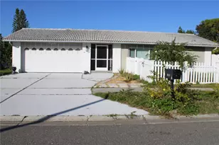 7655 Cardiff Ct, Saint Petersburg, FL 33709 - Photo 1