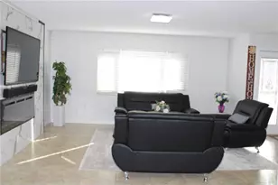 7655 Cardiff Ct, Saint Petersburg, FL 33709 - Photo 5